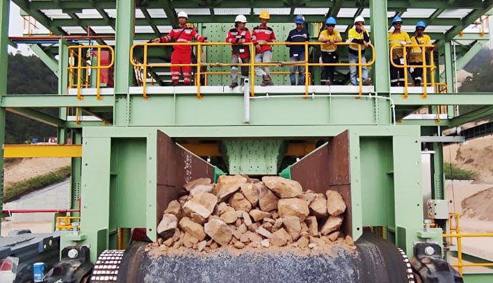 EMAS Mulai Ore Feeding di Tambang Emas Pani, Siap Produksi Awal 2026