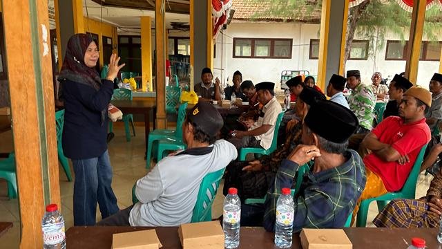 Tim FKH Unair Dorong Ketahanan Pangan lewat Pemberdayaan Peternak di Pulau Gili Iyang