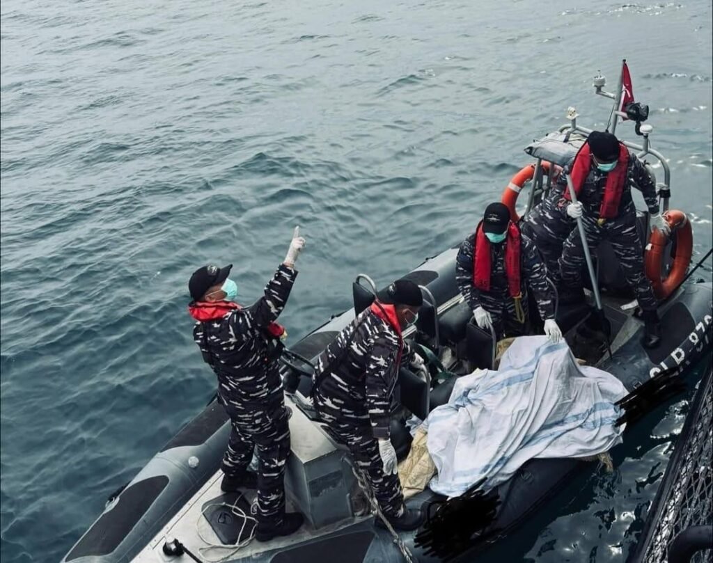 Guskamla Koarmada II Evakuasi Mayat di Tanjung Manggar