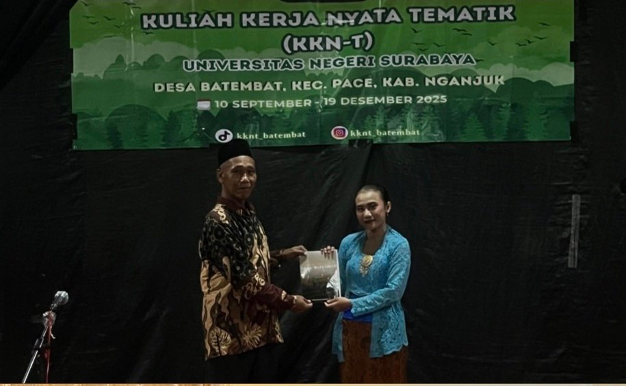 KKN-T UNESA Dokumentasikan Sejarah Lokal, Manuskrip Desa Batembat Siap Jadi Rujukan Generasi Muda