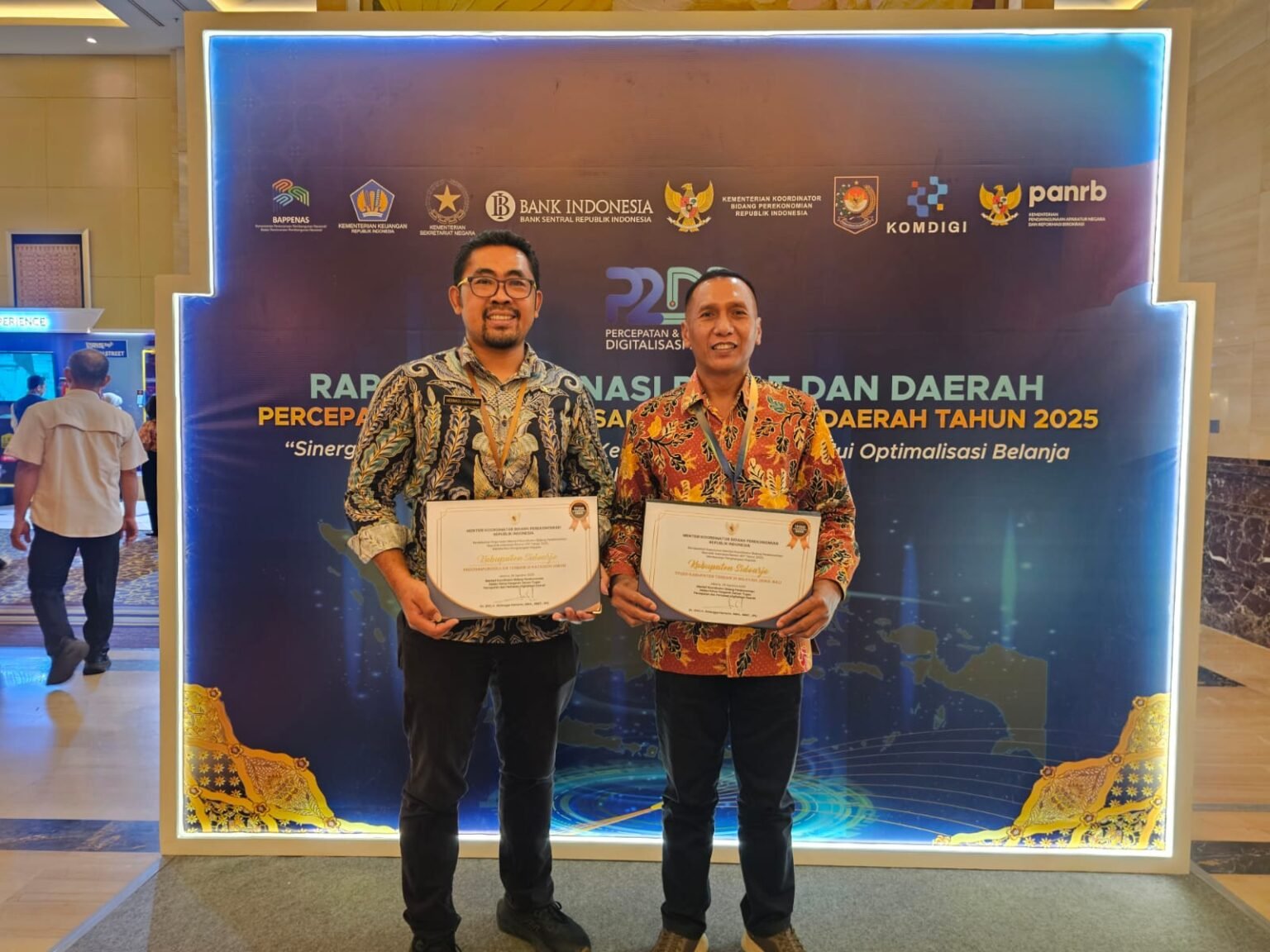 Sidoarjo Raih Dua Penghargaan Nasional TP2DD dan Program Unggulan Terbaik 2025