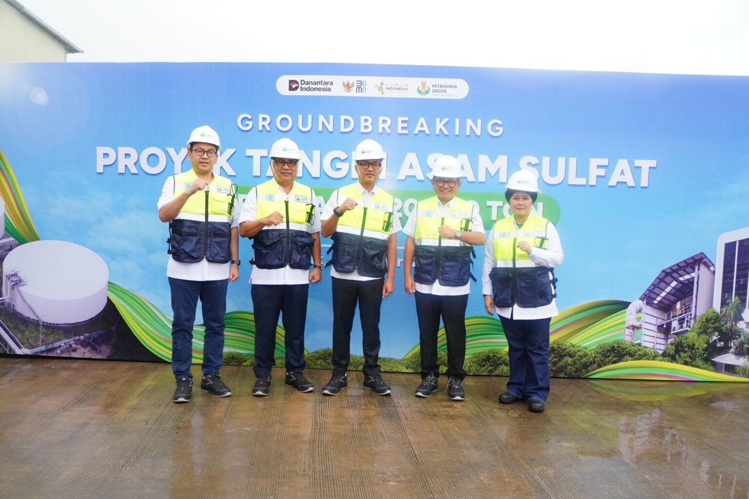 Perkuat Ketahanan Pangan, Petrokimia Gresik Bangun Tangki Asam Sulfat