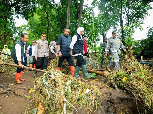 Gubernur Jatim Respon Cepat Perbaikan Pascabanjir Situbondo