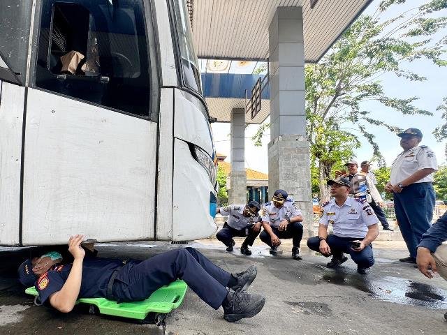 Dishub Surabaya Perketat Ramp Check Bus di Terminal