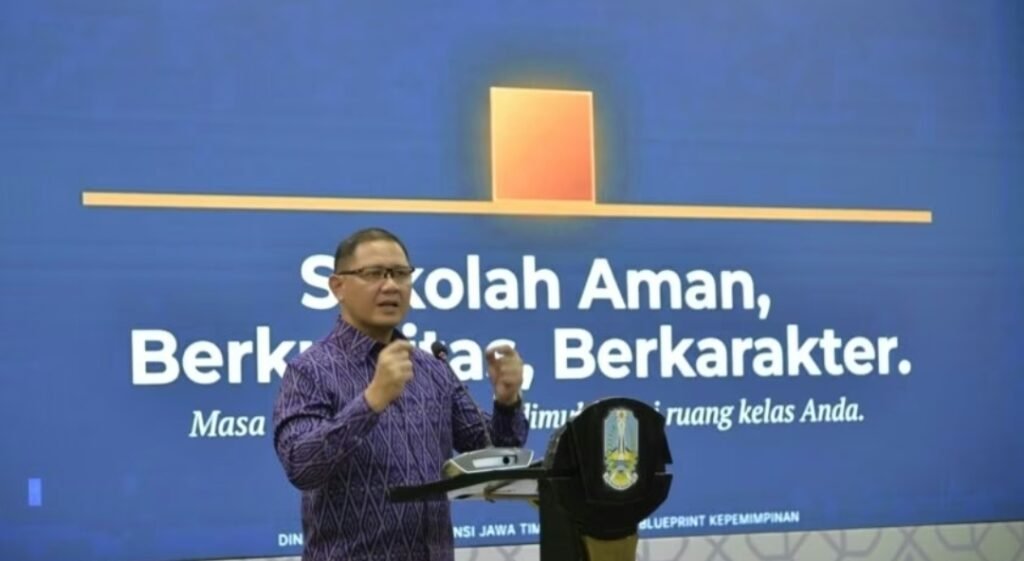 Mulai April 2026, Dindik Jatim Batasi Penggunaan Gadget di SMA dan SMK