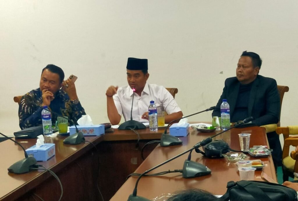 Hanya Dihadiri 3 Anggota, Audiensi MCS dan Komisi I DPRD Sampang Soroti Sengkarut Koperasi Desa Merah Putih