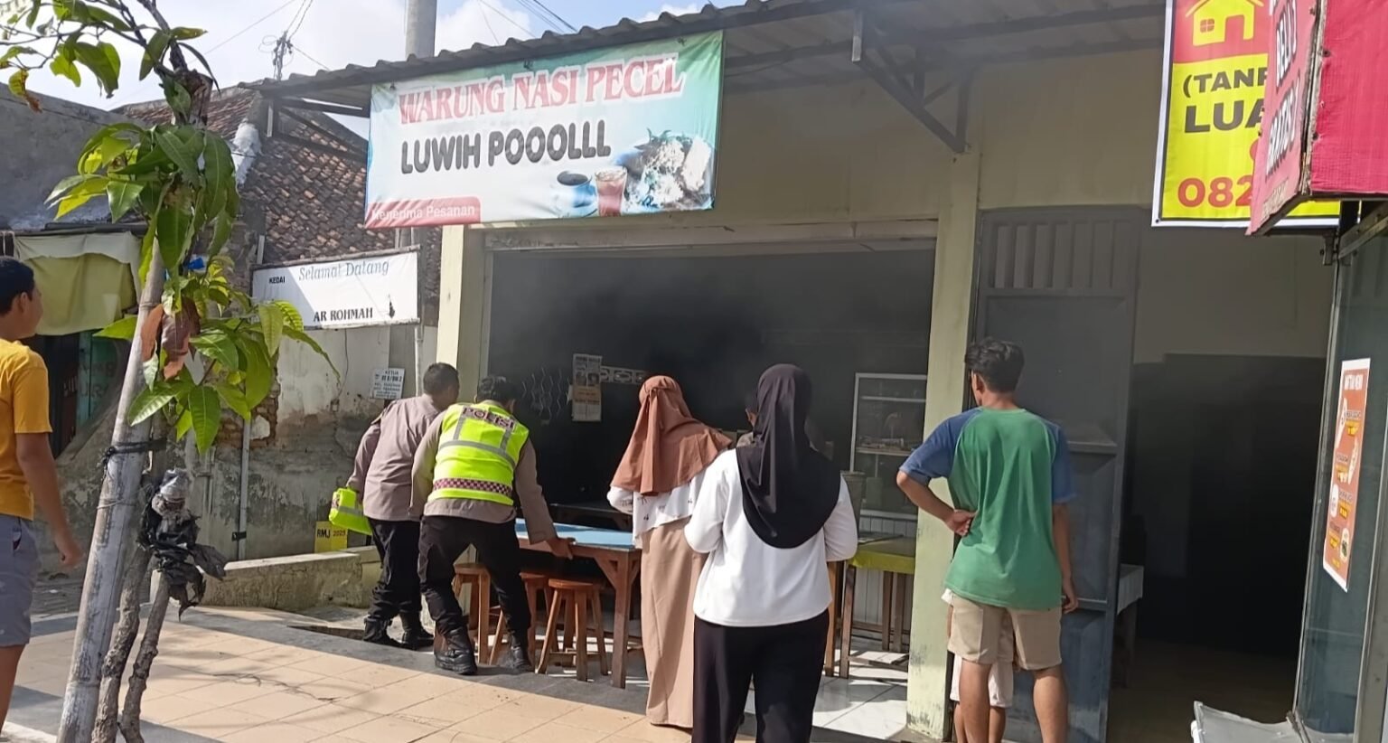 Lupa Matikan Kompor, Warung Nasi Pecel di Takeran Nyaris ‘Kukut’ Terbakar