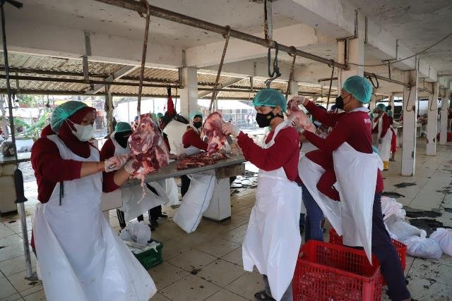 RPH Surabaya Pastikan Pemotongan Kurban
