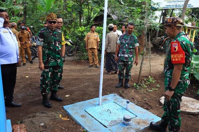 Tim Wasev Sterad Tinjau Pembangunan Tangki Septik TMMD di Probolinggo