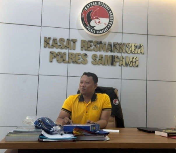 Niat Beri Tumpangan Teman ke Surabaya, Pasutri di Sampang Malah Ikut Diangkut Polisi