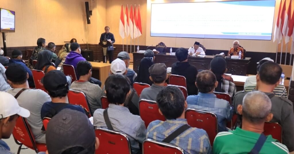 Pemkab Gresik Salurkan Rp215 Juta untuk 43 UMKM Terdampak Penataan Kawasan Driyorejo