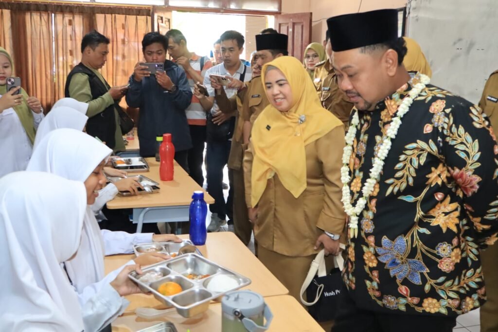 Bupati Gresik Resmikan MPLS Ramah Gresik dan Sekolah Moderasi Beragama