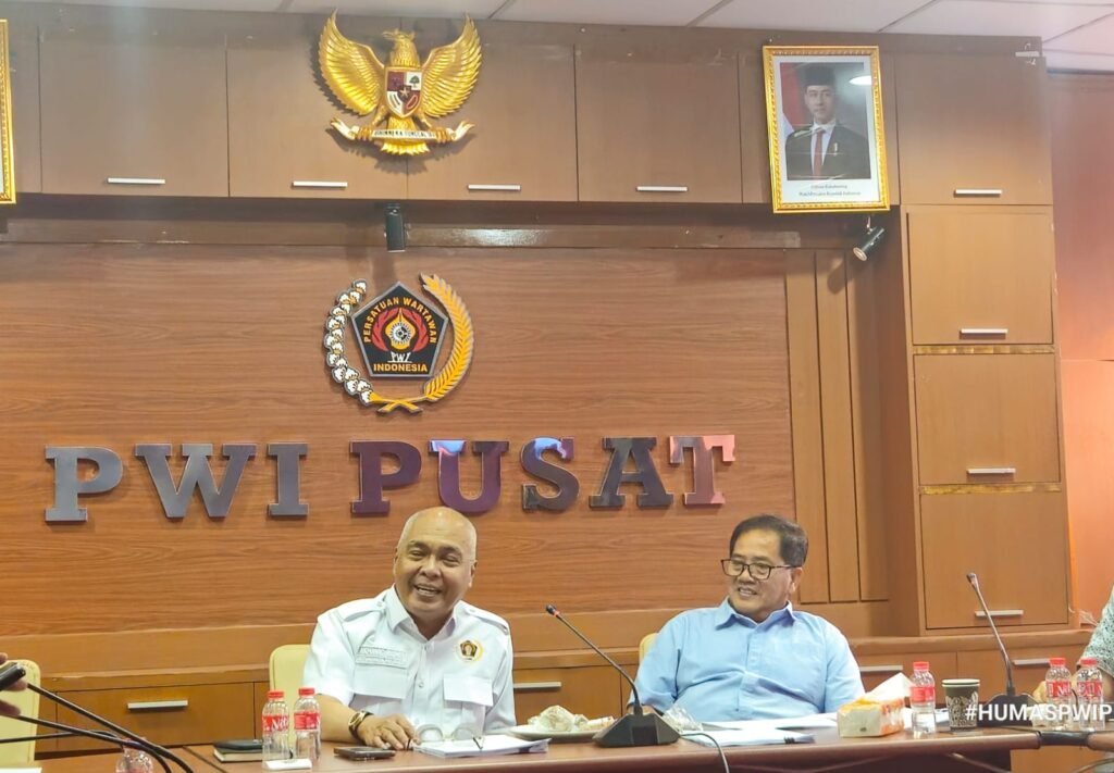 PWI Pusat Sesalkan Pernyataan Hotman Paris, Tegaskan Wartawan Dilindungi UU Pers
