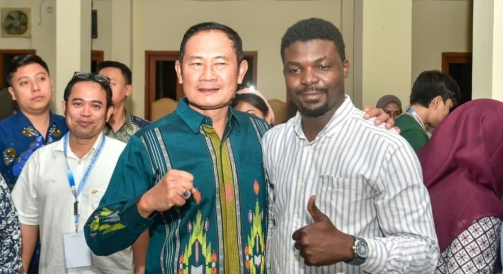 Terima Kunjungan Mahasiswa dari 43 Negara, Bupati Lamongan Promosikan UMKM Lokal