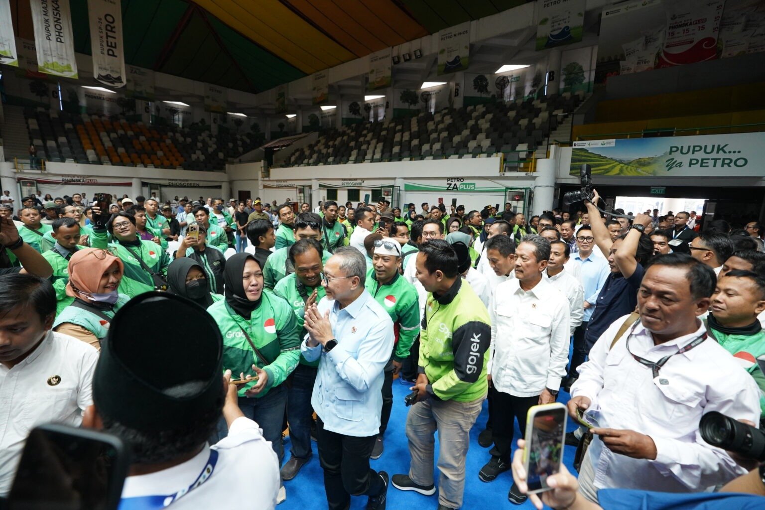 Peringati Hari Jaminan Ketahanan Pangan, Petrokimia Gresik Bagikan 600 Paket Sembako