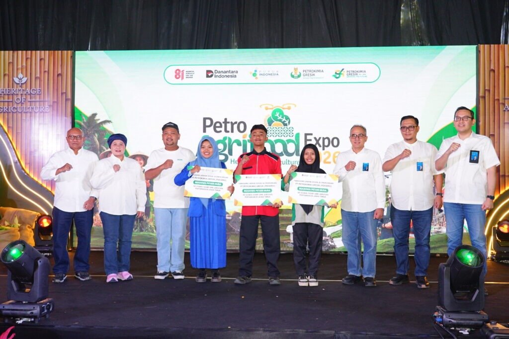 Dorong Regenerasi Petani, Petrokimia Gresik Beri Beasiswa 50 Pelajar SMK Pertanian