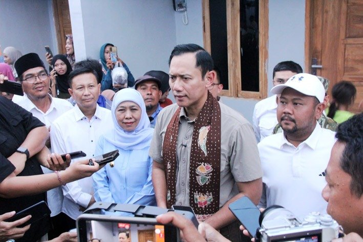 Menko AHY Resmikan Program DAK TPPKT di Gresik, 166 Rumah Warga Direhabilitasi