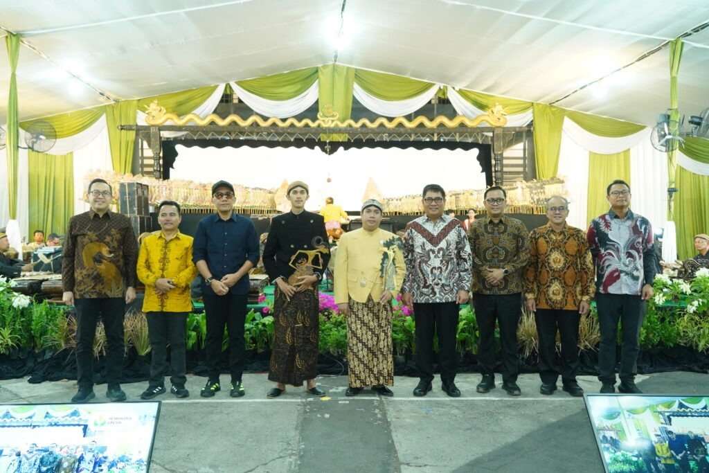 Petrokimia Gresik Dorong Regenerasi Dalang Muda Lewat Pagelaran Wayang Kulit