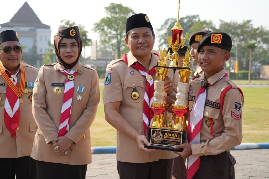 Bupati Subandi Pimpin Apel Hari Pramuka ke-65 di Sidoarjo
