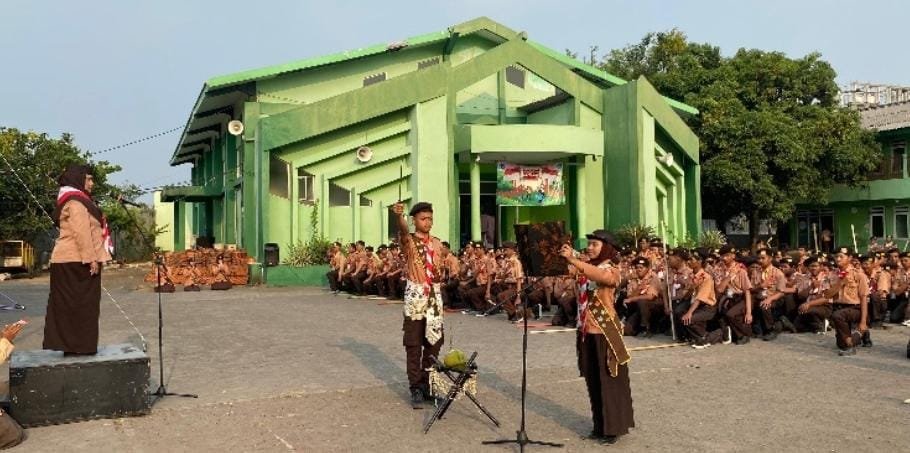 Hari Pramuka ke-65, SMAN 3 Sidoarjo Gelar Upacara dan PTA Kelas 10