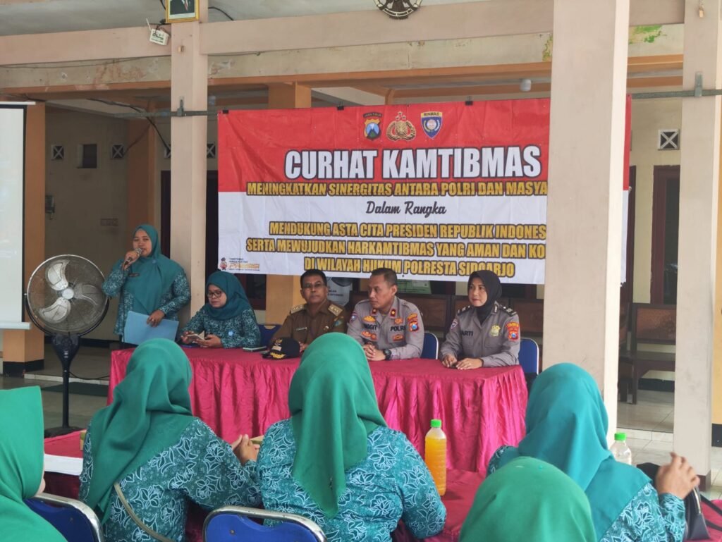 Polisi Sidoarjo Edukasi Bahaya Bullying Lewat Curhat Kamtibmas di Krian