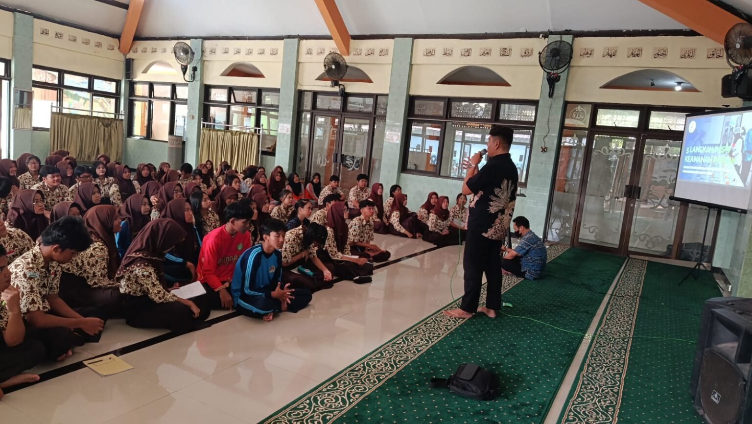 Dukung MBG, BBPOM Surabaya Edukasi Siswa tentang Keamanan Pangan