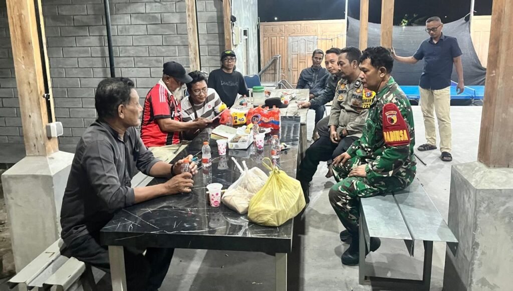 Bhabinkamtibmas dan Babinsa Sambang Desa Tawangsari, Pererat Sinergi Jaga Kamtibmas