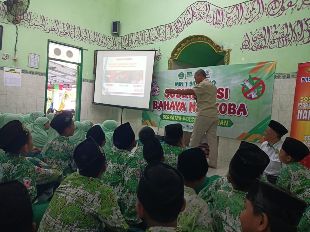 Polsek Buduran Edukasi Siswa MI Bahaya Narkoba Sejak Dini
