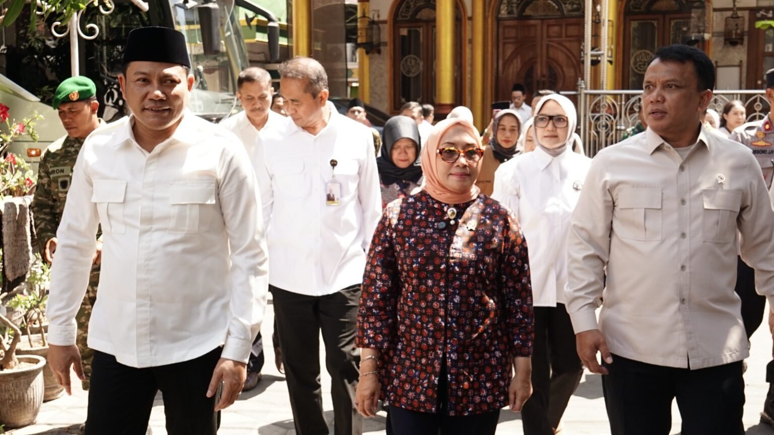 748 Santri Keracunan MBG di Sidoarjo, BGN Suspensi Dapur SPPG Kalitengah