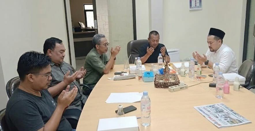 PWI Jatim Gelar Doa Bersama untuk Lima Jurnalis dan Tiga Awak Kapal yang Hilang di Selat Sunda