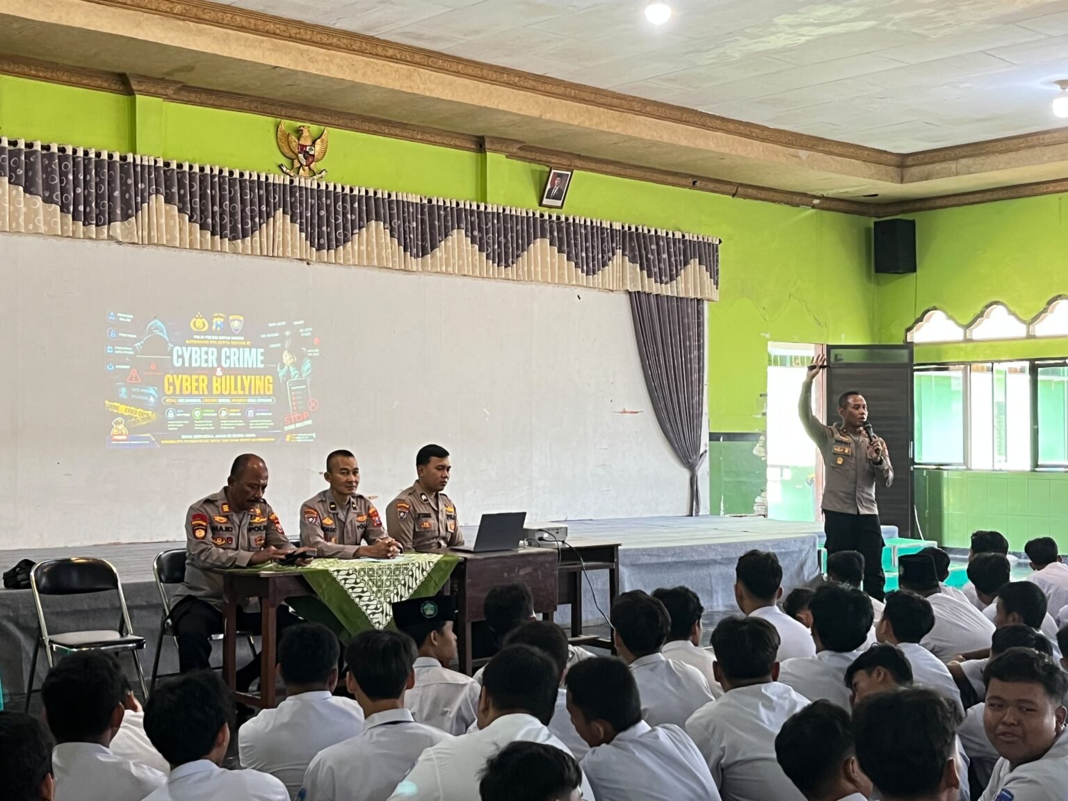 Cegah Radikalisme, Polresta Sidoarjo Edukasi Pelajar SMA Wachid Hasyim 2 Taman