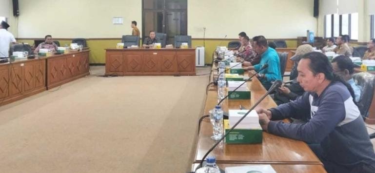 Warga Karangbong Tolak Kenaikan Kelas Jalan Surowongso, DPRD Siapkan Sidak