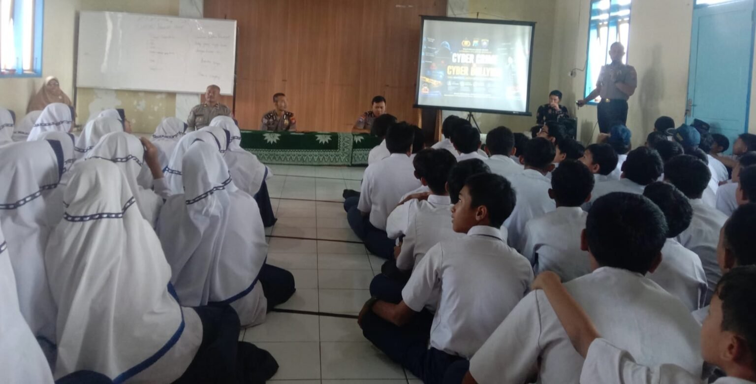 Sat Binmas Polresta Sidoarjo Beri Pembinaan Pelajar SMP Muhammadiyah 8 Tanggulangin