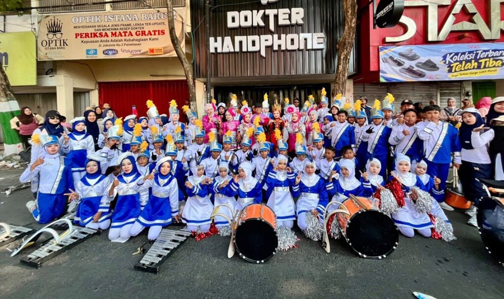 Aksi Memukau Gita Loka Giga Gemilang SDN Bugih 3 Semarakkan Festival Drumband Pamekasan